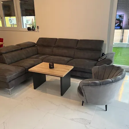 Rezidencija Arminan S2 Apartment *