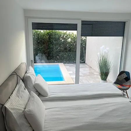 Apartment Rezidencija Arminan S2 *