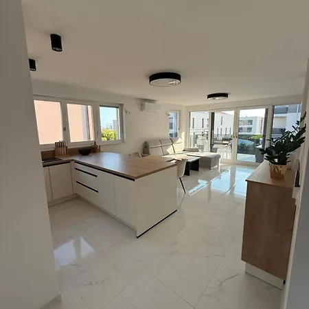Rezidencija Arminan S2 Apartment
