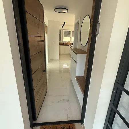 Arminan 52 Terrace, Pool Free Parking -novigrad *