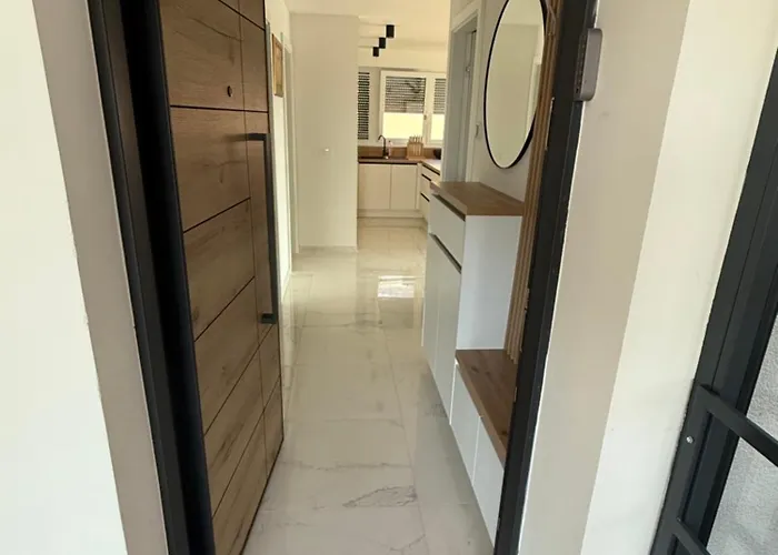 Arminan 52 Terrace, Pool Free Parking -novigrad *