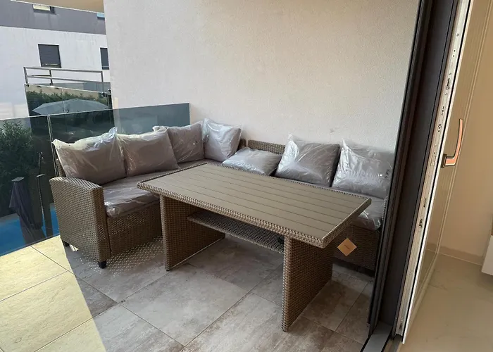 Appartamento Arminan 52 Terrace, Pool Free Parking -novigrad